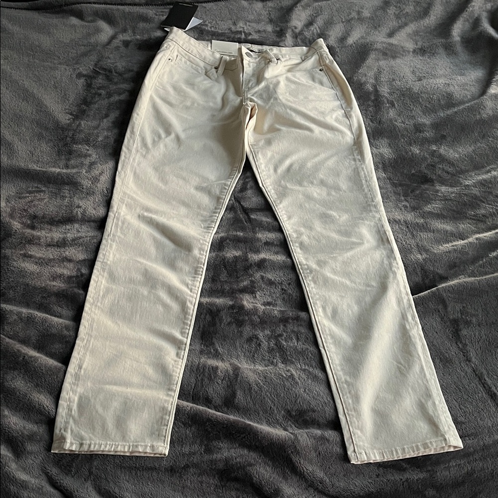 Cream Calvin Klein Jeans Vanilla Women Ultimate Skinny 8 x 32. New with tags.
